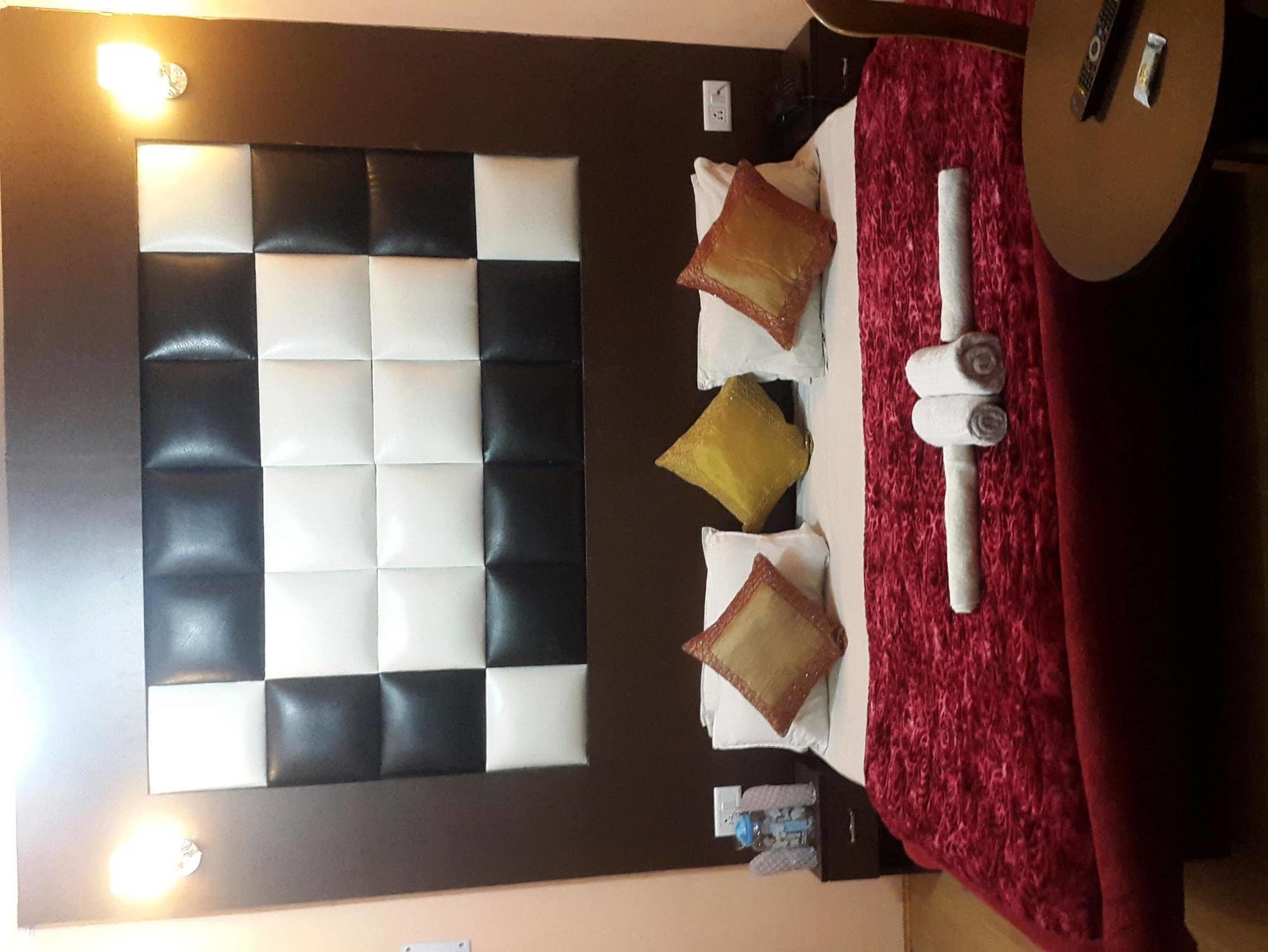 Hotel New Prince Inn Srīnagar Buitenkant foto